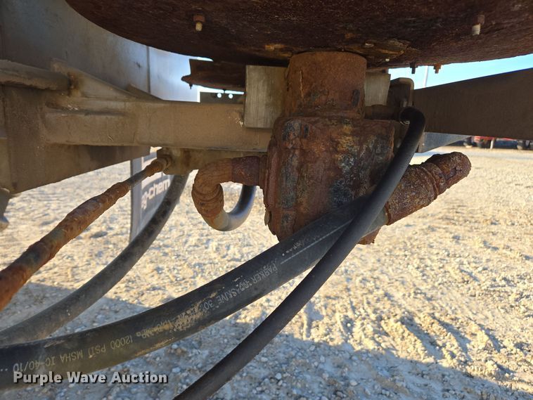 image for item EE7964 2006 TerraGator 6203 spreader