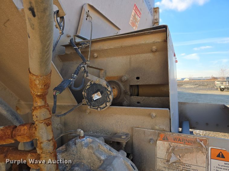 image for item EE7964 2006 TerraGator 6203 spreader