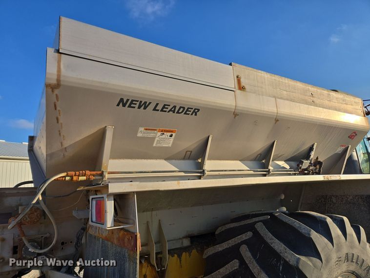 image for item EE7964 2006 TerraGator 6203 spreader