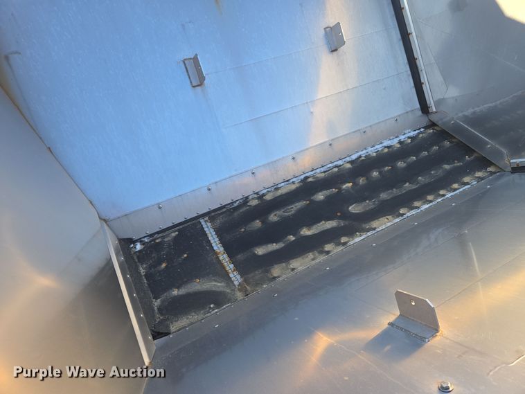 image for item EE7964 2006 TerraGator 6203 spreader