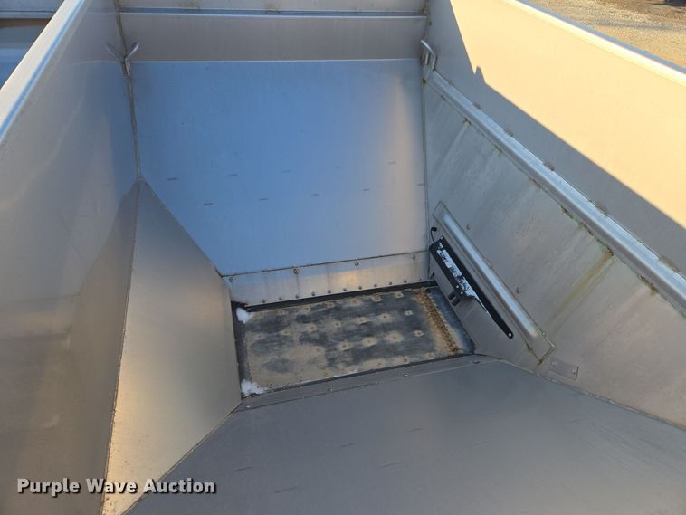 image for item EE7964 2006 TerraGator 6203 spreader