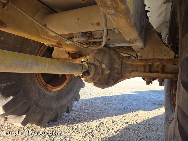 image for item EE7964 2006 TerraGator 6203 spreader