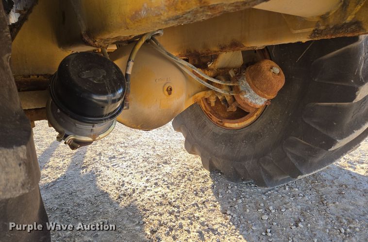 image for item EE7964 2006 TerraGator 6203 spreader