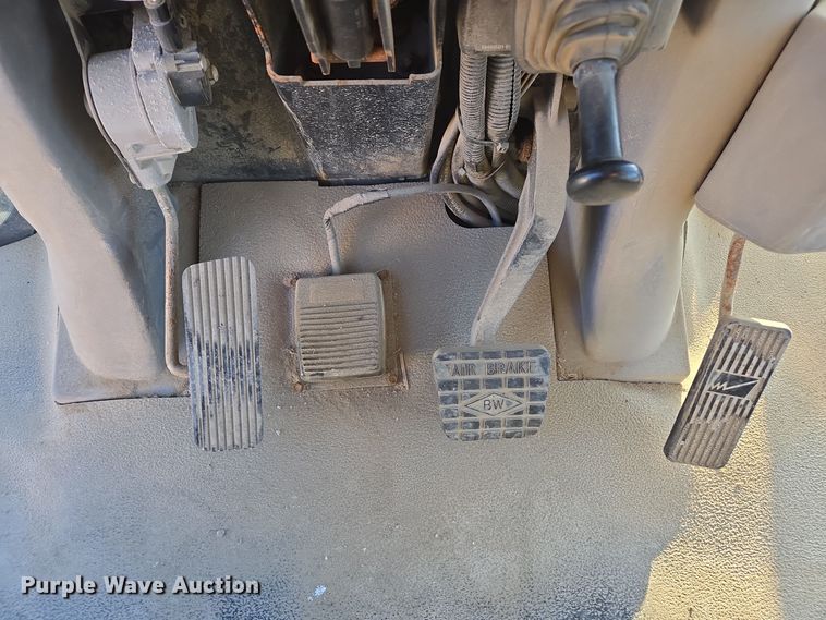 image for item EE7964 2006 TerraGator 6203 spreader