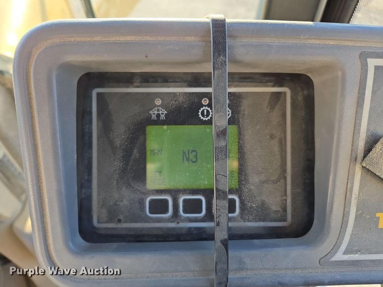 image for item EE7964 2006 TerraGator 6203 spreader