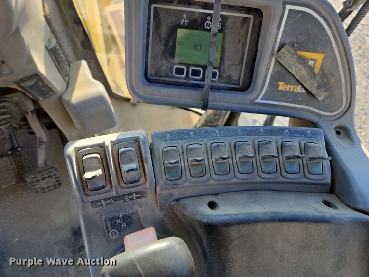 image for item EE7964 2006 TerraGator 6203 spreader