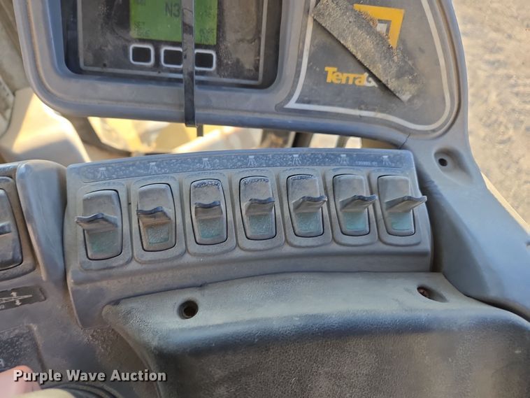 image for item EE7964 2006 TerraGator 6203 spreader