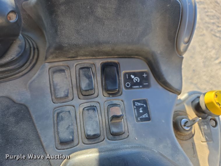 image for item EE7964 2006 TerraGator 6203 spreader