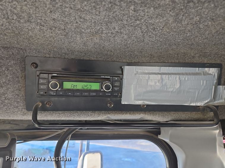 image for item EE7964 2006 TerraGator 6203 spreader