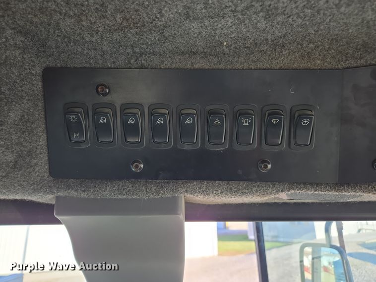 image for item EE7964 2006 TerraGator 6203 spreader