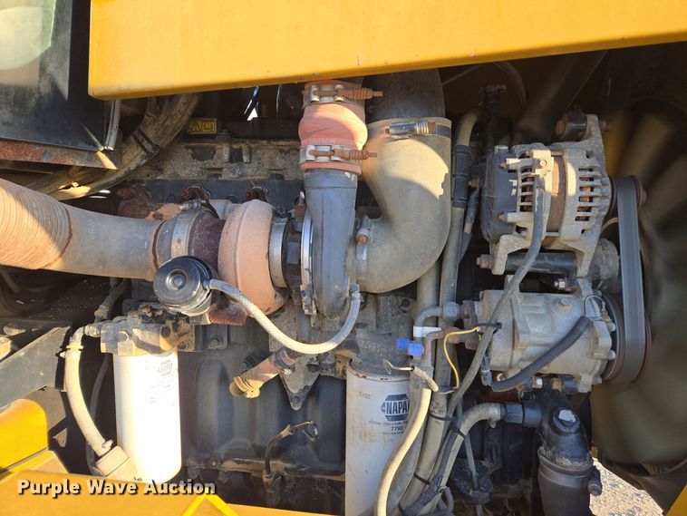 image for item EE7964 2006 TerraGator 6203 spreader