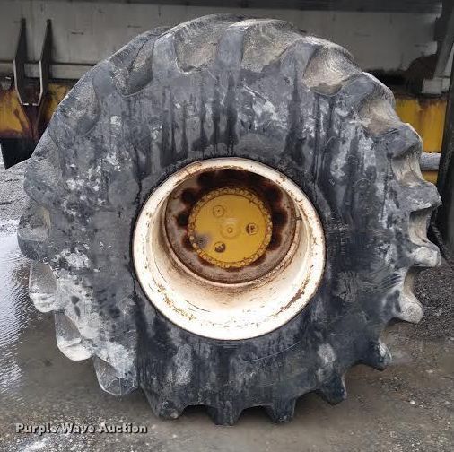 image for item EE7964 2006 TerraGator 6203 spreader