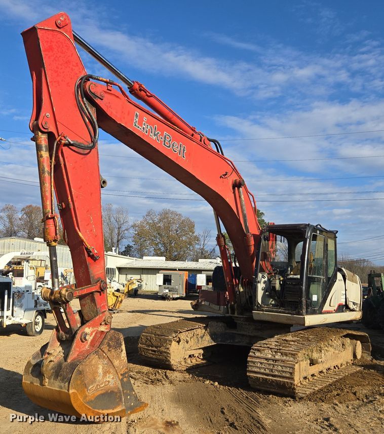 image for item EE7969 2013 Link-Belt 210 X3 excavator