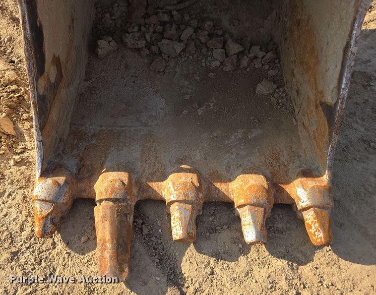 image for item EE7969 2013 Link-Belt 210 X3 excavator