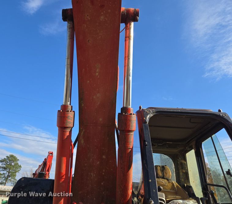 image for item EE7969 2013 Link-Belt 210 X3 excavator