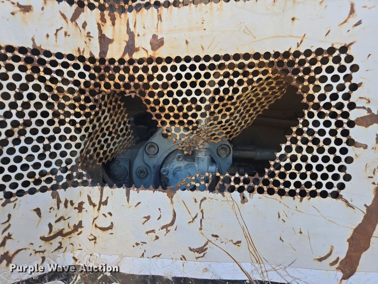 image for item EE7969 2013 Link-Belt 210 X3 excavator