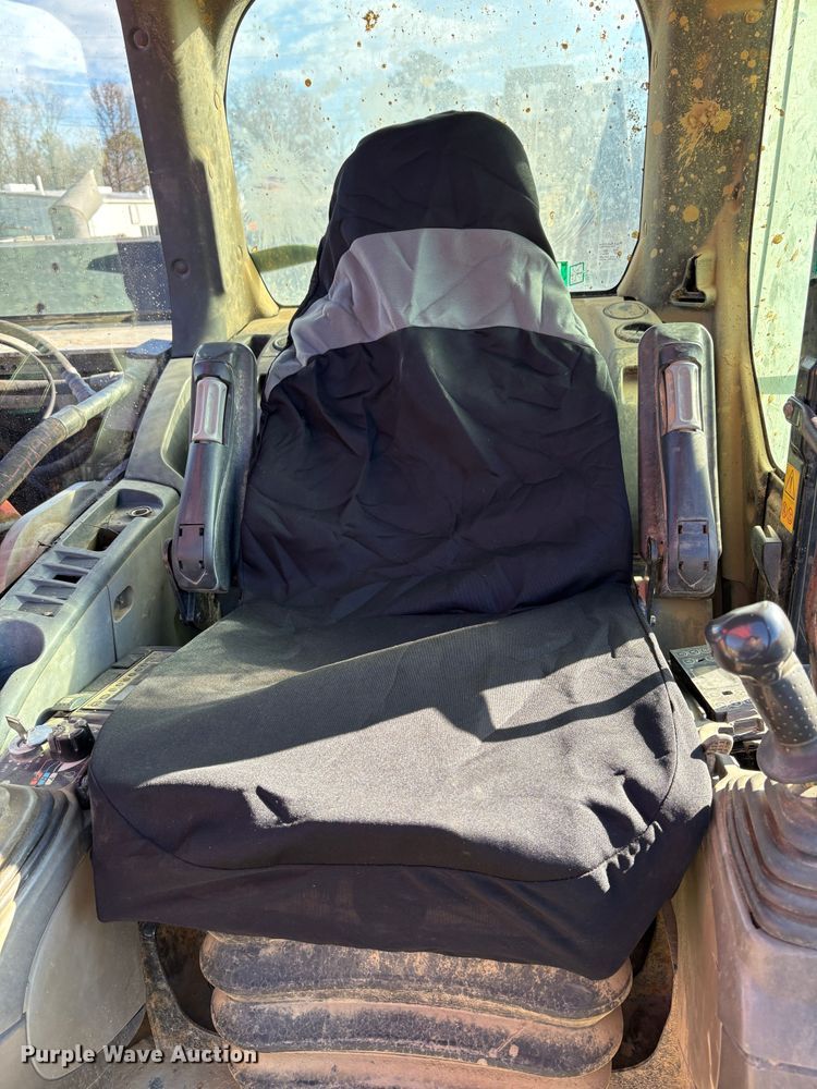 image for item EE7969 2013 Link-Belt 210 X3 excavator