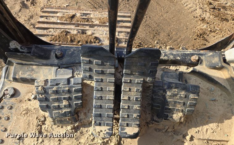 image for item EE7969 2013 Link-Belt 210 X3 excavator