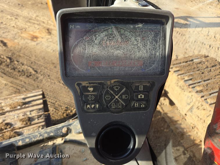 image for item EE7969 2013 Link-Belt 210 X3 excavator