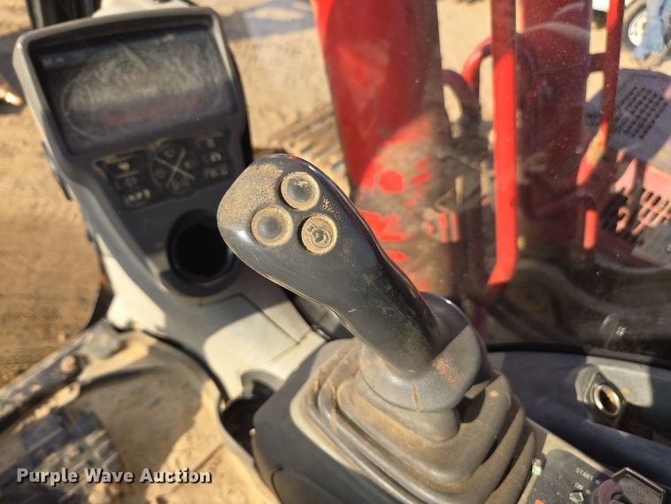 image for item EE7969 2013 Link-Belt 210 X3 excavator