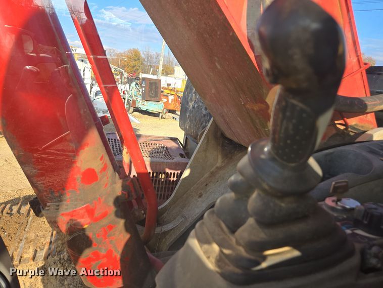 image for item EE7969 2013 Link-Belt 210 X3 excavator