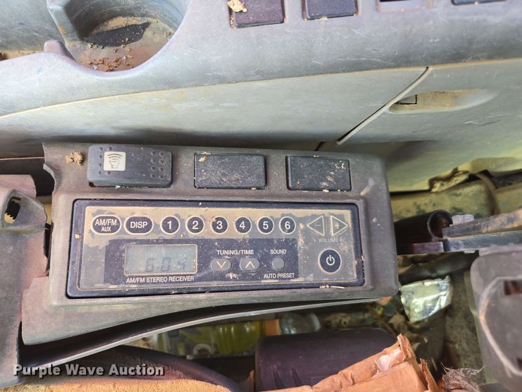 image for item EE7969 2013 Link-Belt 210 X3 excavator