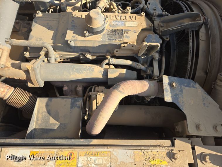 image for item EE7969 2013 Link-Belt 210 X3 excavator