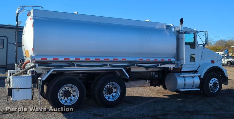 image for item EG2263 2007 Kenworth fuel truck