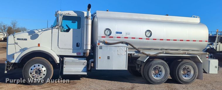 image for item EG2263 2007 Kenworth fuel truck