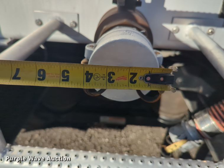 image for item EG2263 2007 Kenworth fuel truck