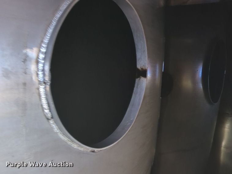 image for item EG2263 2007 Kenworth fuel truck