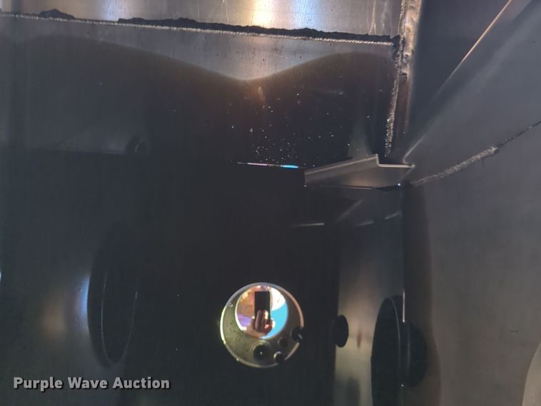 image for item EG2263 2007 Kenworth fuel truck