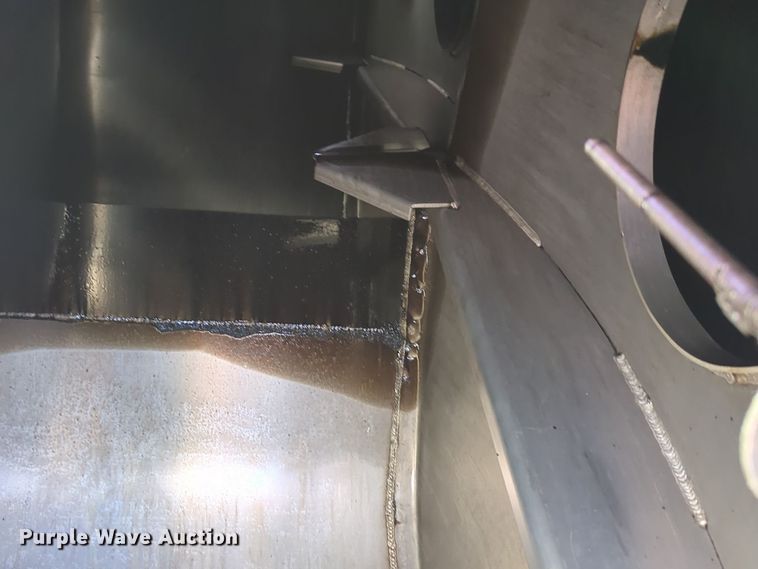 image for item EG2263 2007 Kenworth fuel truck