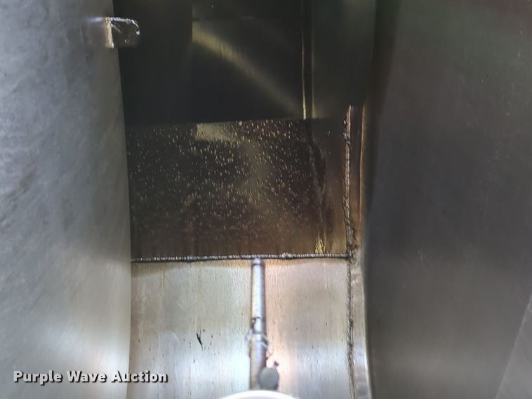 image for item EG2263 2007 Kenworth fuel truck