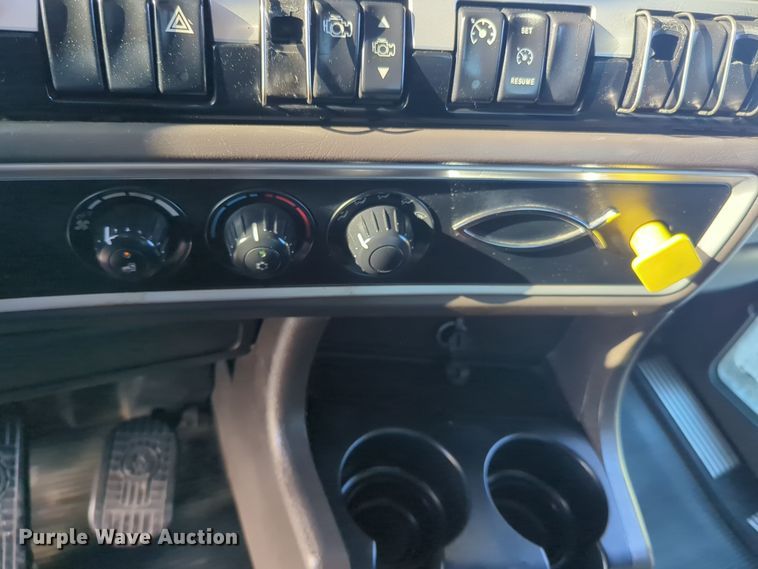 image for item EG2263 2007 Kenworth fuel truck