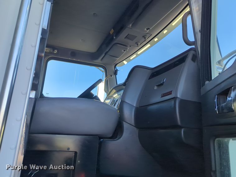 image for item EG2263 2007 Kenworth fuel truck