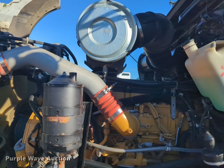 image for item EG2263 2007 Kenworth fuel truck