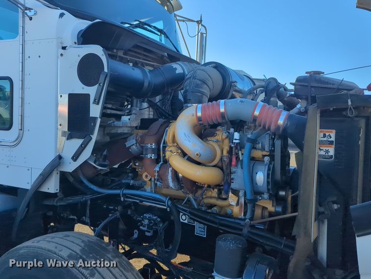 image for item EG2263 2007 Kenworth fuel truck