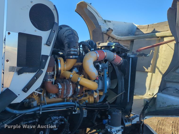 image for item EG2263 2007 Kenworth fuel truck