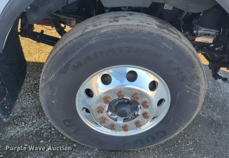 image for item EG2263 2007 Kenworth fuel truck