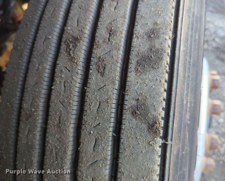 image for item EG2263 2007 Kenworth fuel truck