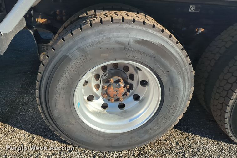 image for item EG2263 2007 Kenworth fuel truck