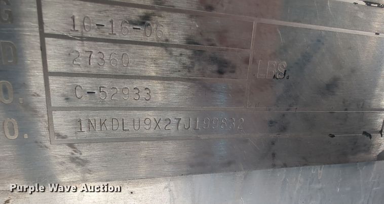 image for item EG2263 2007 Kenworth fuel truck