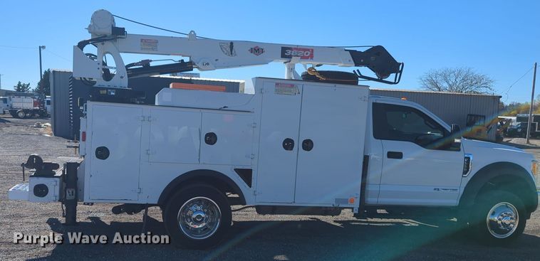 image for item EG2270 2017 Ford F550 Super Duty utility / service truck