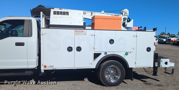 image for item EG2270 2017 Ford F550 Super Duty utility / service truck