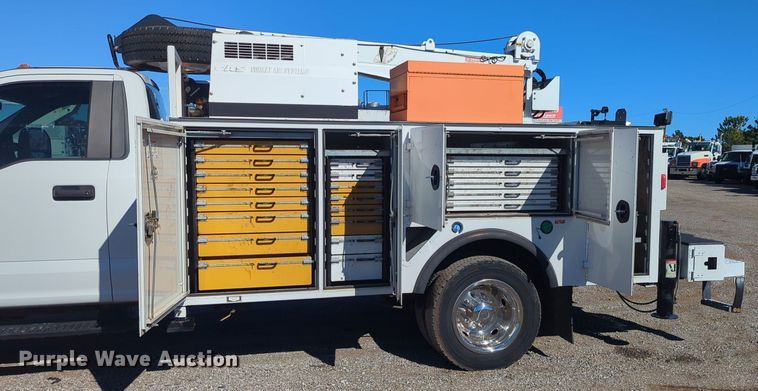 image for item EG2270 2017 Ford F550 Super Duty utility / service truck