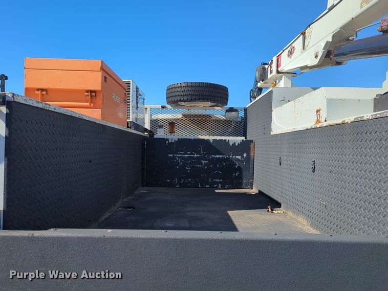 image for item EG2270 2017 Ford F550 Super Duty utility / service truck