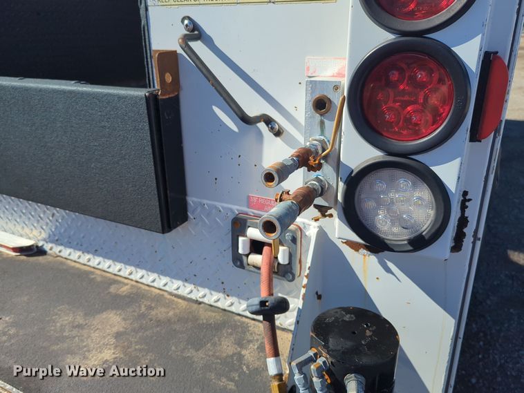 image for item EG2270 2017 Ford F550 Super Duty utility / service truck