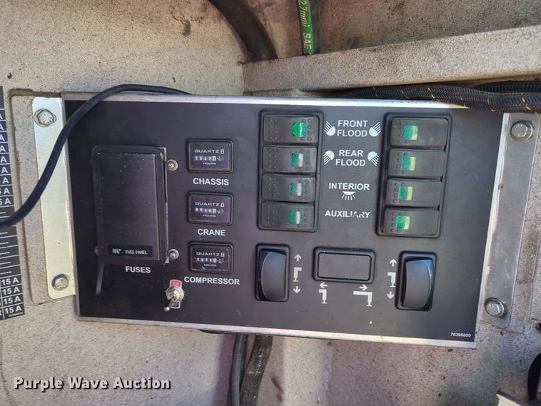 image for item EG2270 2017 Ford F550 Super Duty utility / service truck