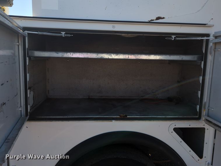 image for item EG2270 2017 Ford F550 Super Duty utility / service truck